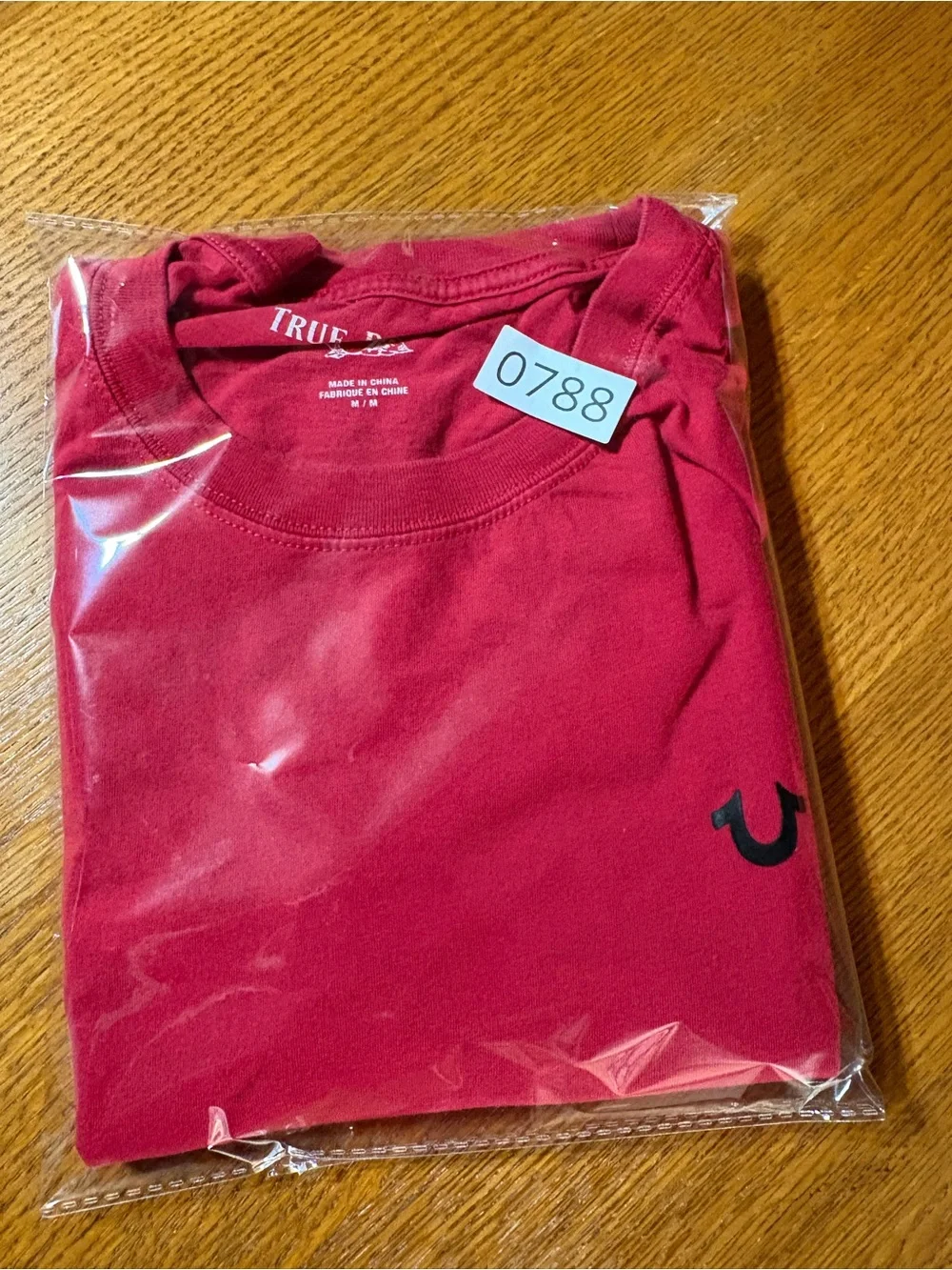 True Religion Men’s Medium Red Graphic T-Shirt Horseshoe Logo Back Print